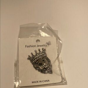 Fashion Jewelry Silver Crown Brooch unisex